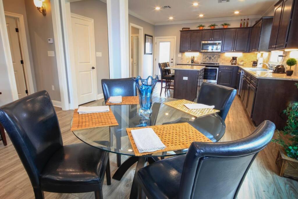 Luxury 2 Bedroom Townhouse #3 Lake Charles Exterior photo